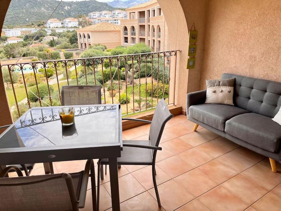 Joli Studio Tout Confort Proche Toutes Commodites Dans Residence Calme LʼÎle-Rousse Kültér fotó