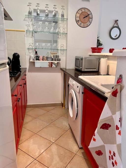 Joli Studio Tout Confort Proche Toutes Commodites Dans Residence Calme LʼÎle-Rousse Kültér fotó