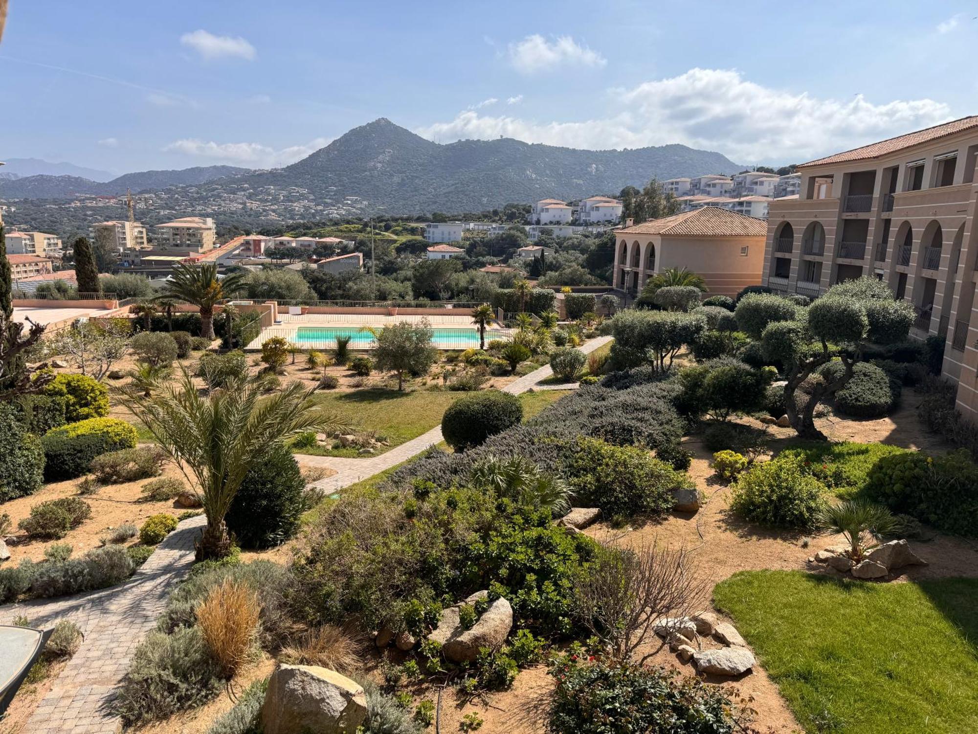 Joli Studio Tout Confort Proche Toutes Commodites Dans Residence Calme LʼÎle-Rousse Kültér fotó