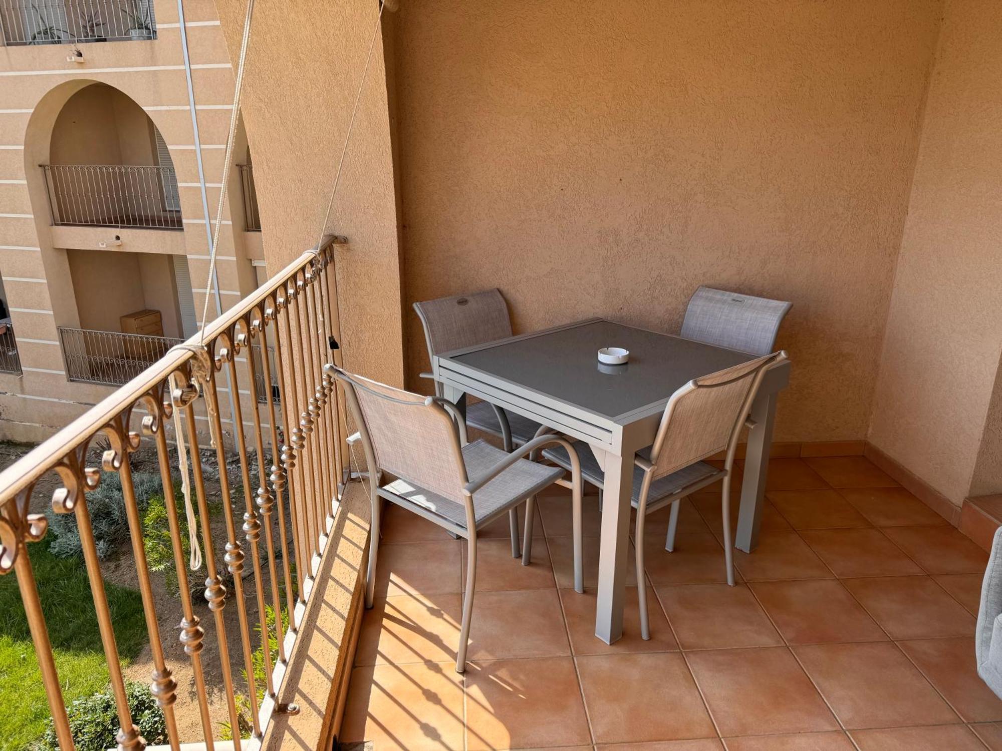 Joli Studio Tout Confort Proche Toutes Commodites Dans Residence Calme LʼÎle-Rousse Kültér fotó